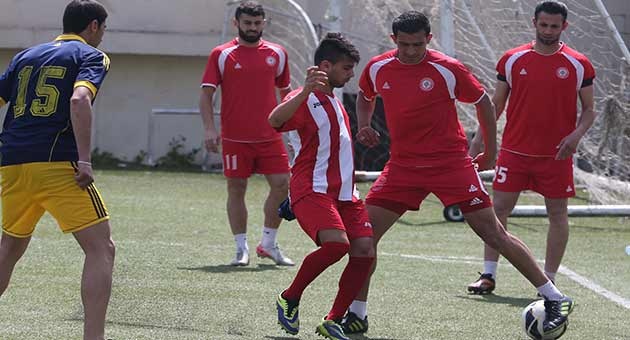 leb_8_4_5_630 بالصور : منتخب لبنان لكرة القدم يستأنف تمارينه