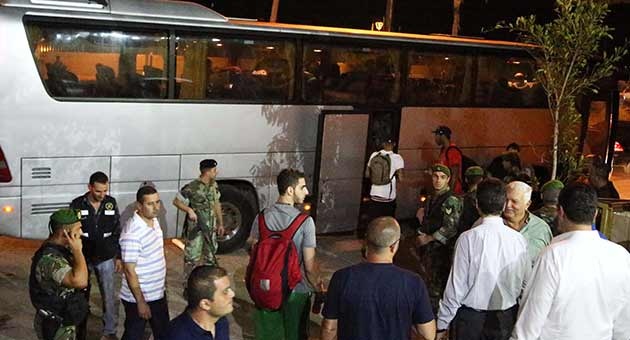 riyadi_16_6_5_630 بالصور : القوى الامنية اللبنانية تمنع اقامة مباراة كرة سلة