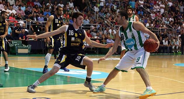 sagesse_4_6_630 فيديو : تضارب بعد نهاية مباراة الحكمة والرياضي