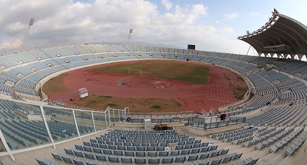 madina_12_9_2_630 بالصور : احتراق عشب ارضية ملعب المدينة الرياضية في بيروت