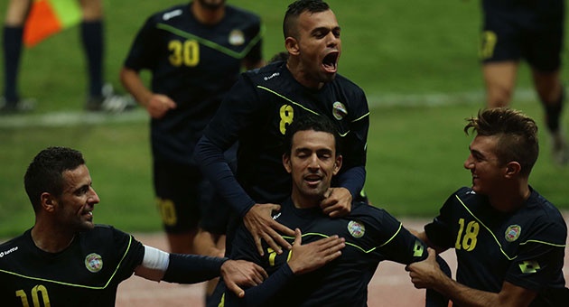 ahed_21_22_630 العهد الفائز على الصفاء يحافظ على الصدارة اسبوعاً جديداً