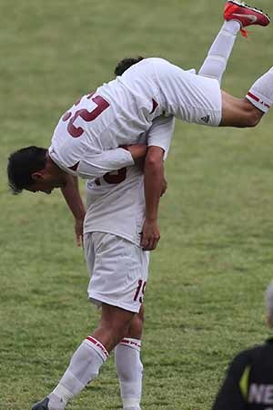 nejmeh_23_3_4_450 النجمة يغرد وحيداً في الصدارة مؤقتاً