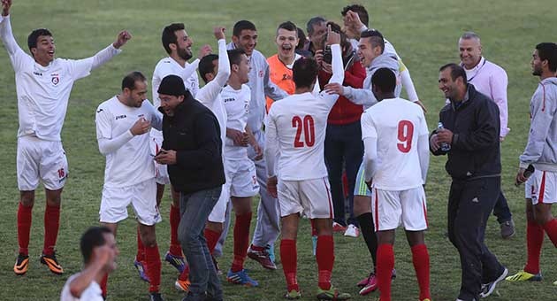 بالصور : فوز التضامن صور على العهد 