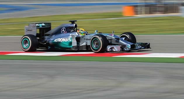 lewishamilton_22_2_630 هامليتون يُسجل أسرع زمن على حلبة البحرين