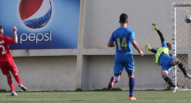 leban_14_3_630 المنتخب اللبناني الأولمبي لكرة القدم يغادر الى الامارات