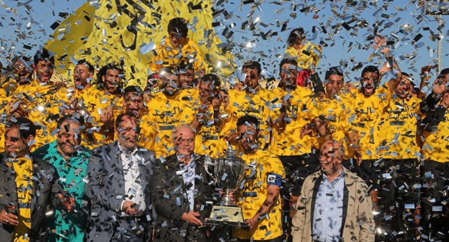 بالصور : احتفالات نادي العهد بعد التتويج بلقب بطولة لبنان 