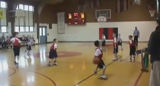 basket22_630 بالفيديو : طفل يُسجل سلة خرافية في الثانية الاخيرة