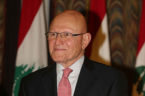 الرئيس سلام يكرم مي الخليل 