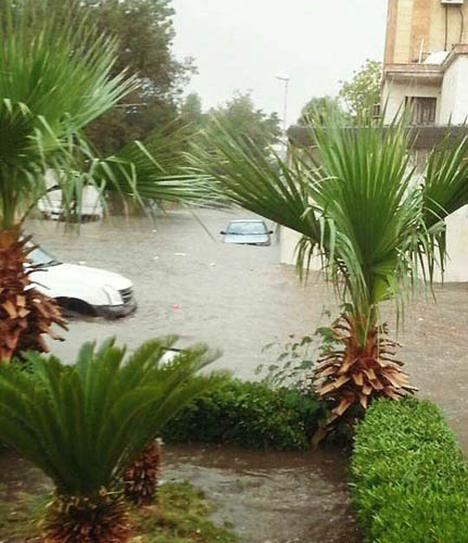 مدينة جدة السعودية تغرق بالأمطار