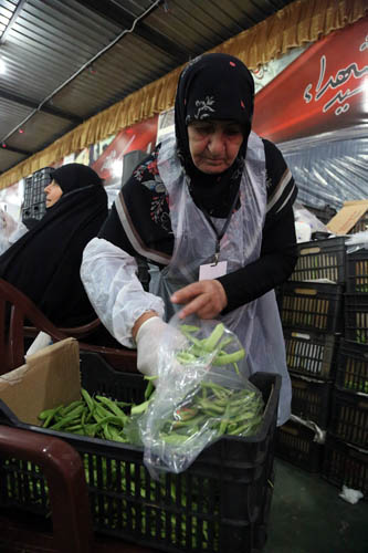 مشروع (الجار ثم الدار) لتقديم وجبات الإفطار للمحتاجين