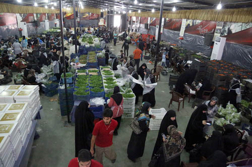 مشروع (الجار ثم الدار) لتقديم وجبات الإفطار للمحتاجين