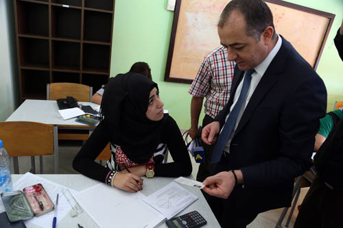 انطلاق اليوم الاول من الامتحانات الرسمية للشهادة المتوسّطة