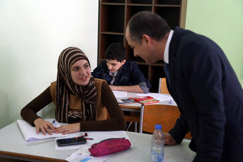 انطلاق اليوم الاول من الامتحانات الرسمية للشهادة المتوسّطة