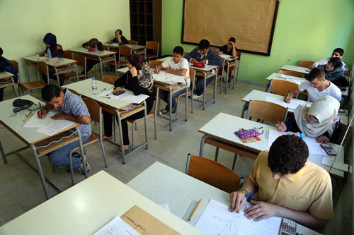 انطلاق اليوم الاول من الامتحانات الرسمية للشهادة المتوسّطة