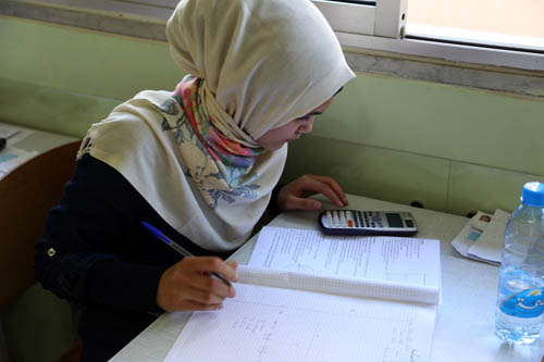 انطلاق اليوم الاول من الامتحانات الرسمية للشهادة المتوسّطة