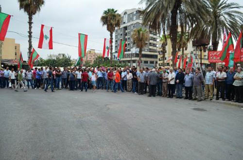 إضاءة (شعلة المقاومة) في ساحة الشهداء بصيدا