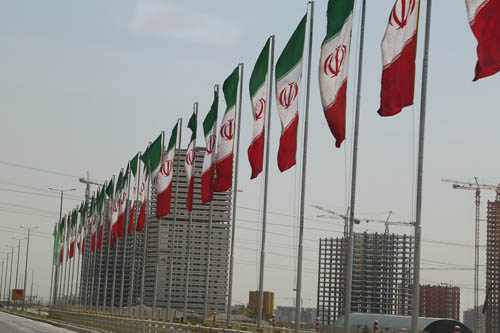 (العهد) يزور (الهلال الاحمر الايراني) في طهران