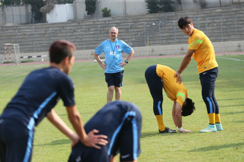 منتخب كوريا الجنوبية يستعد لمواجهة نظيره اللبناني