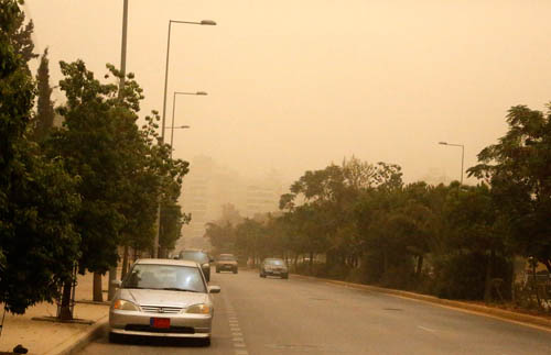 العاصفة الرملية تبلغ ذروتها .. جولة في بيروت