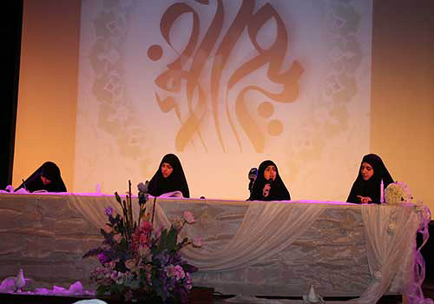 مهرجان (في ضوء فاطمة) بثانوية المهدي -الحدث