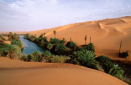 اجمل واحة وسط الصحاري