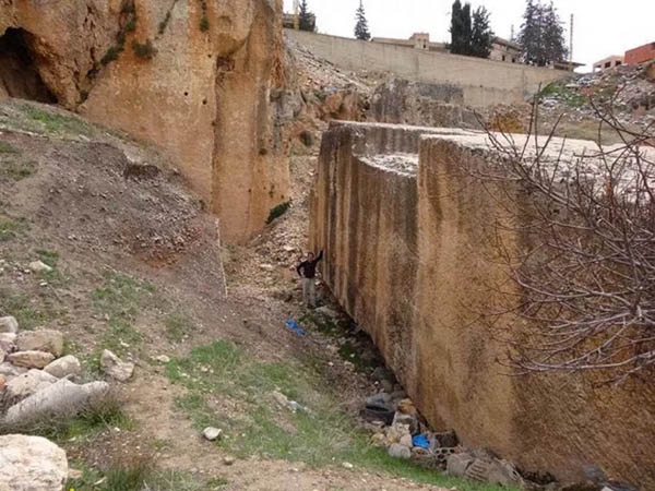 حجارة بعلبك الضخمة!