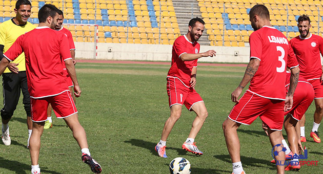 بالصور  : تمارين منتخب لبنان لكرة القدم في حضور المحترفين 