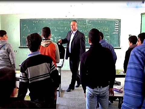 تعليم اللغة العبرية لطلاب المرحلة الأساسية في قطاع غزة