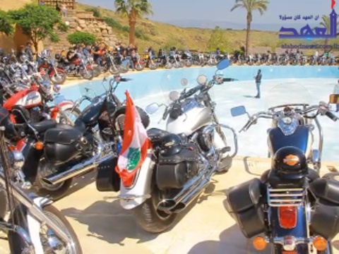 مئة دراج يتحدون تهديدات العدو ويجولون قرب الحدود مع فلسطين المحتلة