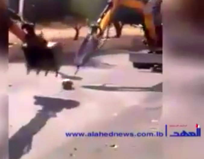 حتى الجرافات تلعب الفوتبول !