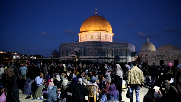 الفلسطينيون يحيون شهر رمضان في القدس