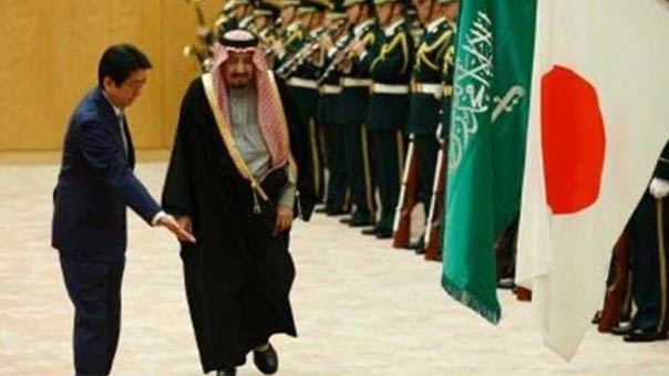 ناشطون يسخرون..&rsquo;زهايمر&rsquo; سلمان يحرج رئيس وزراء اليابان