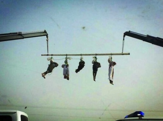 عرشٌ عائمٌ على الدِّماء