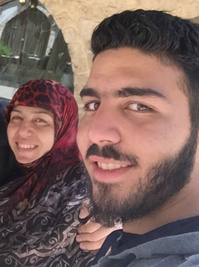 راية الشهيد على طريق الأربعين