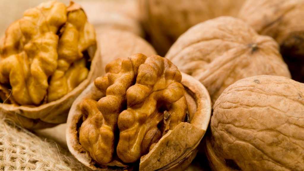 لماذا عليك تناول الجوز مرة أسبوعياً!