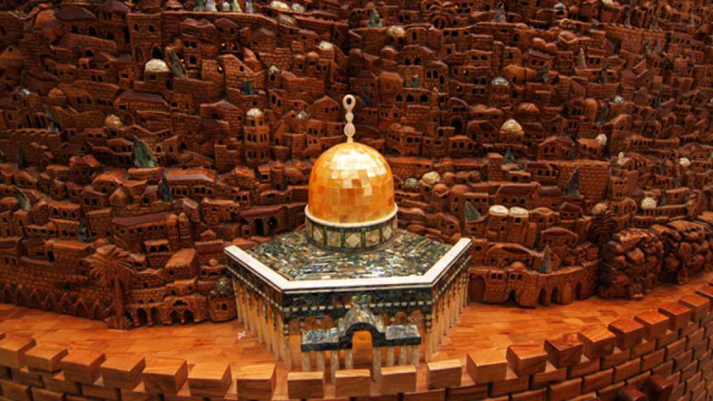 خشب الزيتون لصناعة الهدايا الدينية