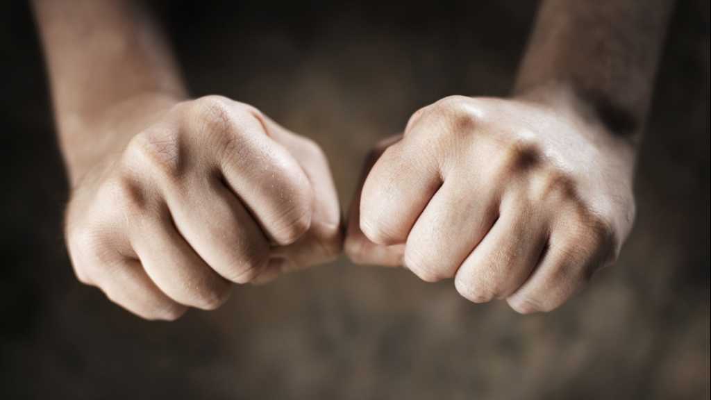  طقطقة المفاصل هل هي طبيعية أم لا؟