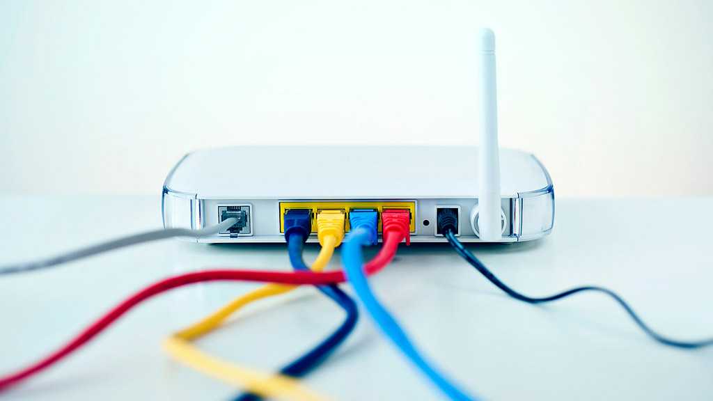 تعلم من الانترنت فأسس شركة خاصة لصيانة آلات الـ WIFI