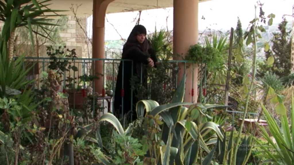  يوم المرأة المسلمة .. جنوبية تنتصر على قيد سجانها
