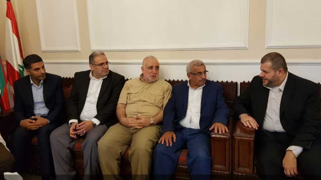 بالصور: وفد من حزب الله يهنئ الفعاليات الصيداوية ويزور روضات الشهداء