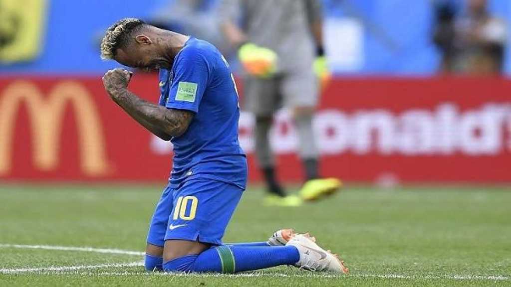 مونديال 2018: دموع نيمار تقابل بانتقادات وقلق في البرازيل
