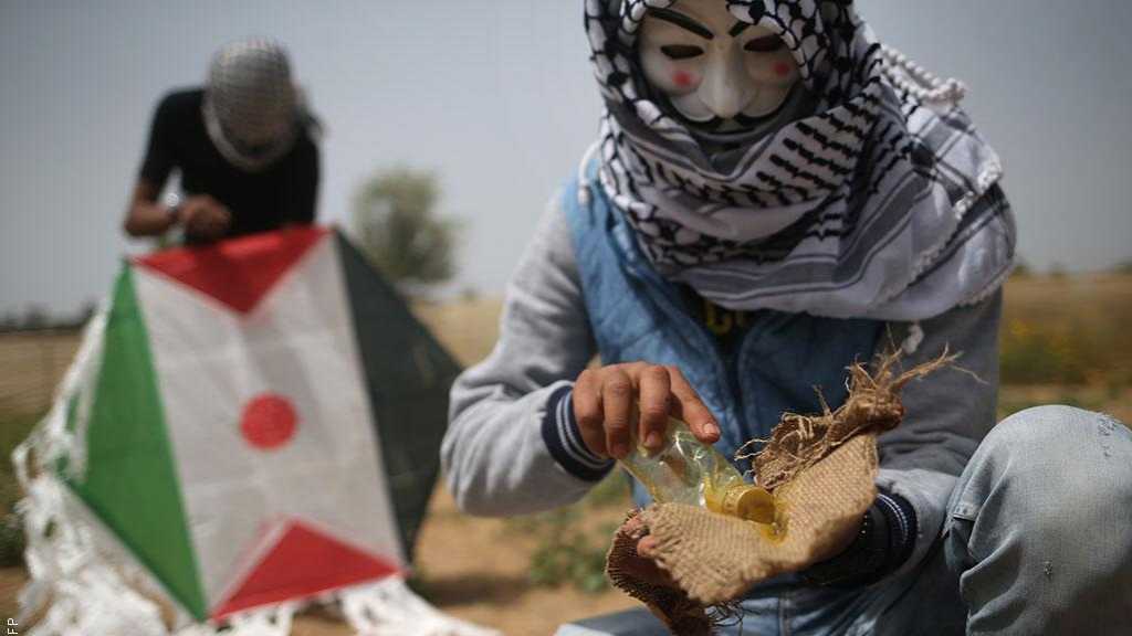 تعليمات لجيش الاحتلال بمواصلة مهاجمة مطلقي الطائرات الورقية&lrm;