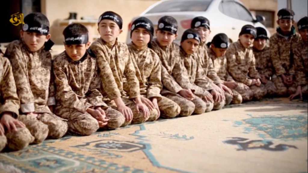 مراهقو &rsquo;الدواعش&rsquo; .. الجيل الارهابي الجديد!