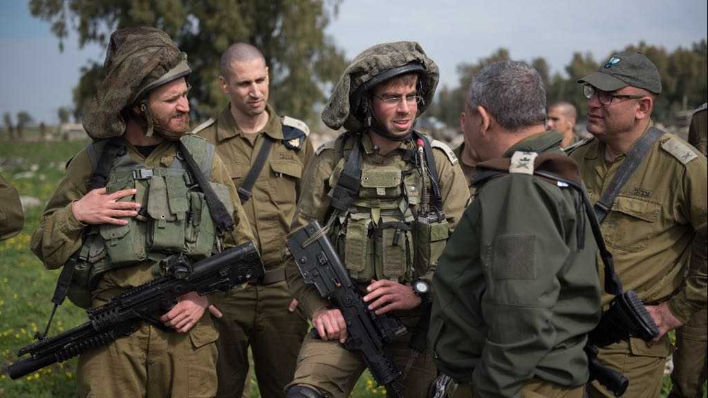 آيزنكوت يأمر بفحص استعداد جيشه للحرب