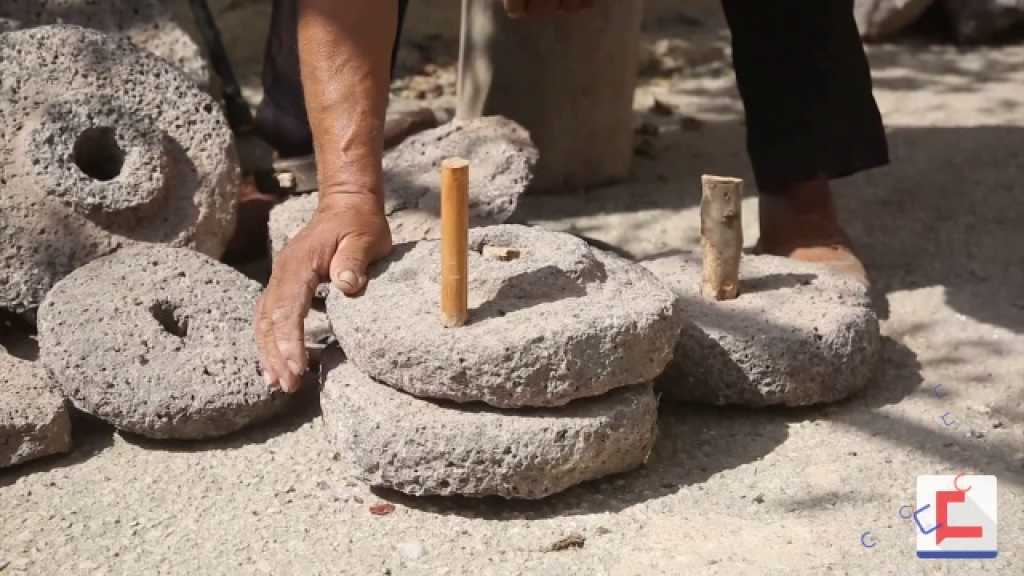 &rsquo; الرحى &rsquo; أو &rsquo;الجاروشة&rsquo; لم تفقد بريقها في فلسطين