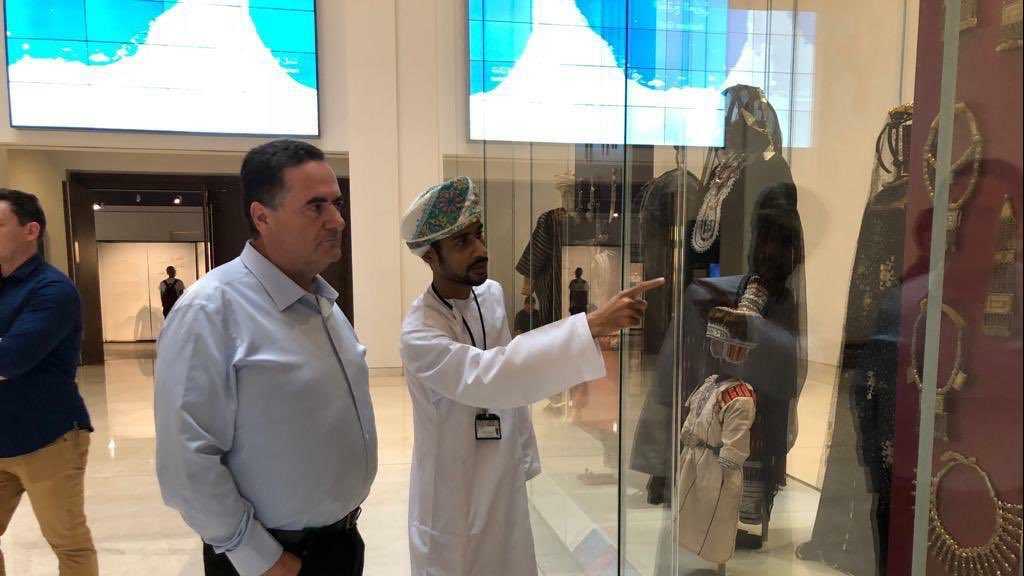 &nbsp;عمان استقبلت الوزير الصهيوني بالعزف وقرع الطبول