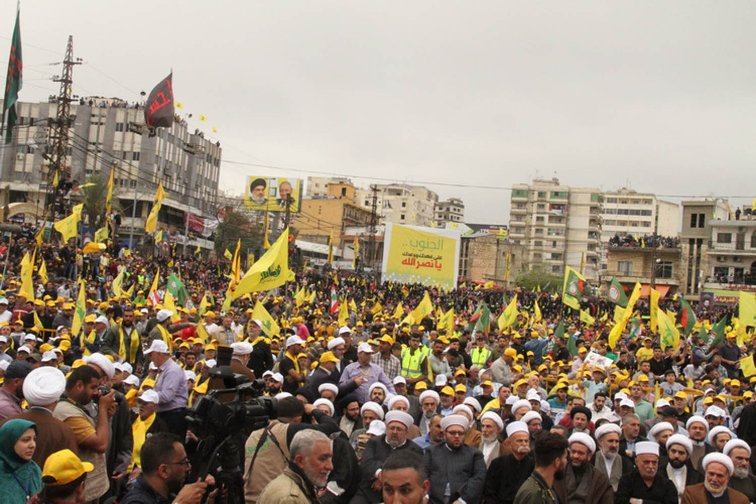 بالصور: مهرجان الوفاء للنصر في مدينة النبطية جنوب لبنان