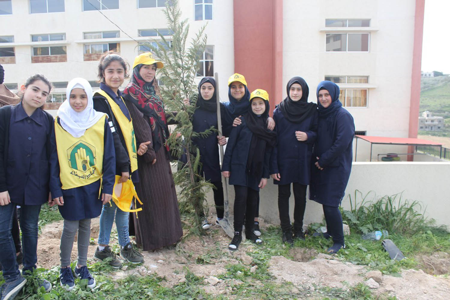 مشروع ’الشجرة الطيبة’ في متوسطة شحور الرسمية