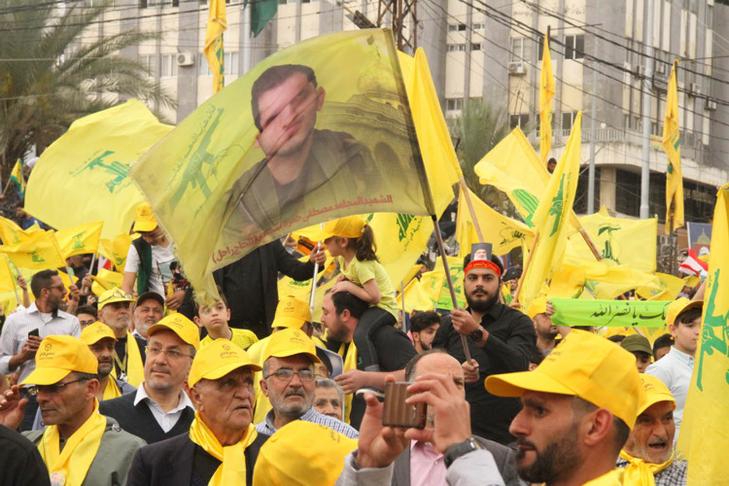 بالصور: مهرجان الوفاء للنصر في مدينة النبطية جنوب لبنان