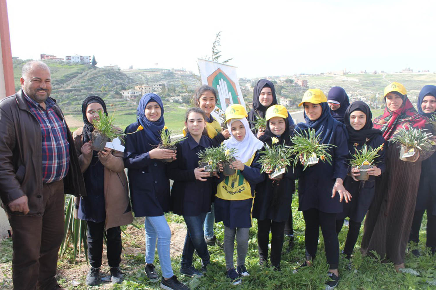 مشروع ’الشجرة الطيبة’ في متوسطة شحور الرسمية